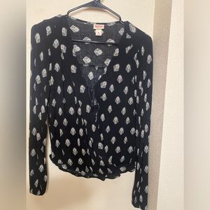 CrossOver/Tie Flowy Blouse